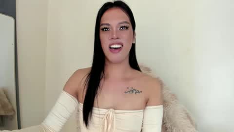 Snapshot of ms_selenaxx chatting on January 28, 12:00 pm selena online show from January 28, 12:00 pm