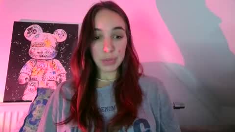 ms_sophiee online show from October 8, 6:25 pm