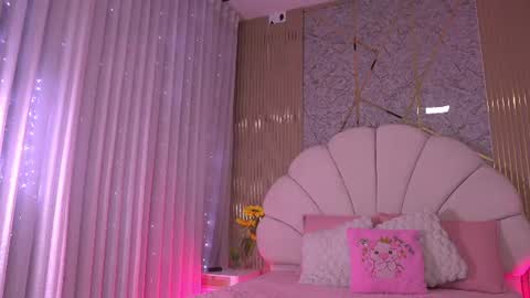 Manuela  online show from August 4, 3:02 am