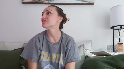 Isaac and Vera online show from September 22, 2:21 pm