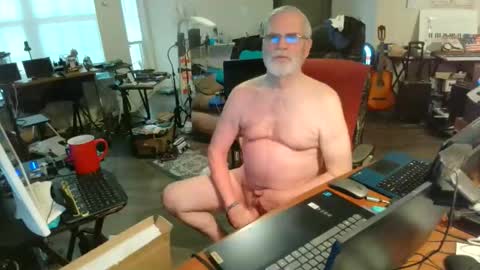 mt2much online show from December 5, 8:17 pm