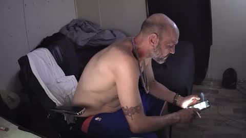 Muffdiver online show from June 9, 1:39 am