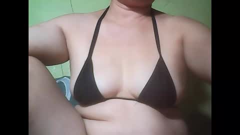 Snapshot of muffy_bunny chatting on September 21, 10:36 pm muffy_bunny online show from September 21, 10:36 pm