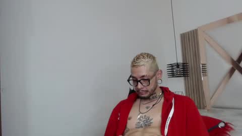 Snapshot of murdockh chatting on March 11, 7:57 am murdok online show from March 11, 7:57 am