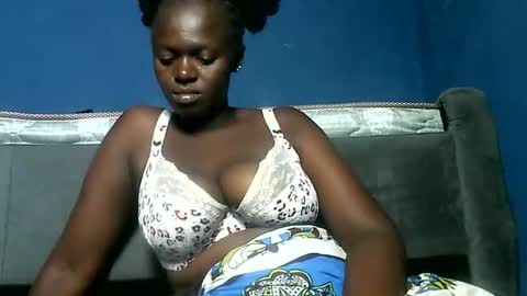 musasia1990 online show from April 8, 7:28 pm