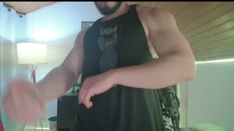 Snapshot of muscle_cock32 chatting on January 27, 10:27 am David Big online show from January 27, 10:27 am