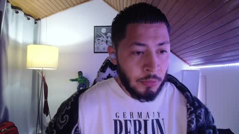 Snapshot of muscle_cock32 chatting on January 16, 8:22 am David Big online show from January 16, 8:22 am