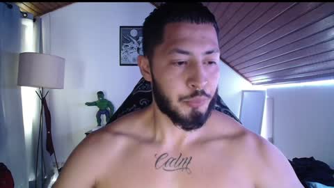 Snapshot of muscle_cock32 chatting on January 17, 8:33 pm David Big online show from January 17, 8:33 pm
