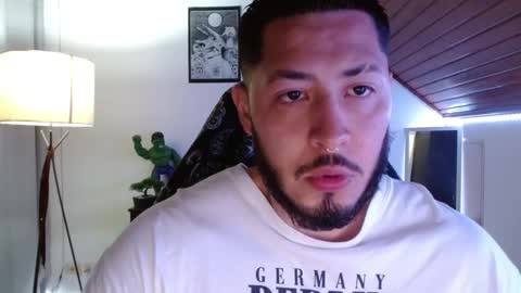Snapshot of muscle_cock32 chatting on March 4, 10:02 am David Big online show from March 4, 10:02 am
