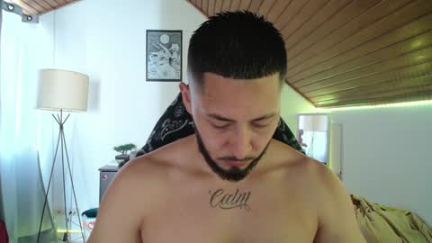 Snapshot of muscle_cock32 chatting on December 16, 3:00 pm David Big online show from December 16, 3:00 pm