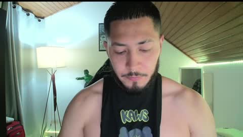 Snapshot of muscle_cock32 chatting on January 27, 7:24 am David Big online show from January 27, 7:24 am