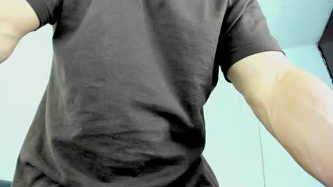Muscle Man online show from July 15, 2:22 pm