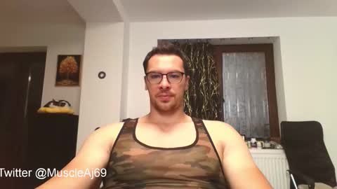 Snapshot of muscleaj69 chatting on September 25, 4:58 pm AJ online show from September 25, 4:58 pm