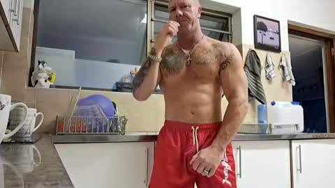 muscledaddy69s online show from April 6, 4:32 am
