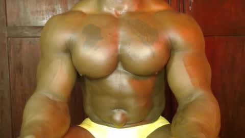 musclegod23 online show from October 21, 1:11 am