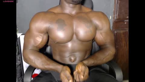 musclegod23 online show from January 14, 11:27 pm