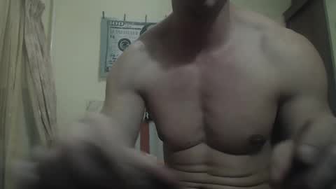 Snapshot of musculargod chatting on February 18, 10:03 pm SexyMuscled online show from February 18, 10:03 pm