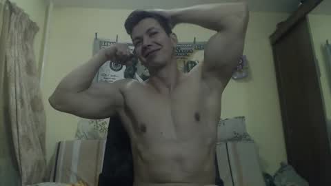 Snapshot of musculargod chatting on February 23, 11:47 pm SexyMuscled online show from February 23, 11:47 pm
