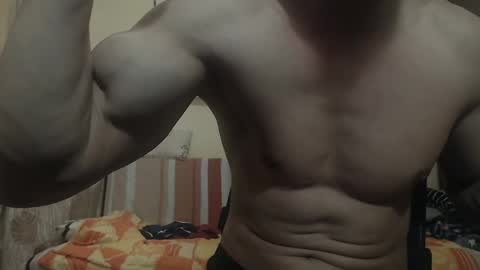 Snapshot of musculargod chatting on March 4, 11:54 pm SexyMuscled online show from March 4, 11:54 pm