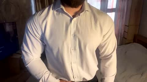 muscularjuggler online show from April 2, 1:35 am