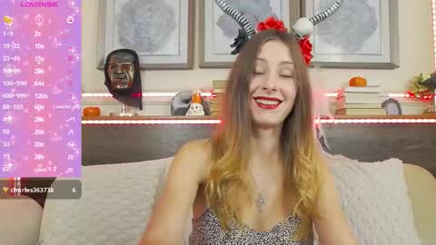 Luna  online show from October 19, 7:07 pm