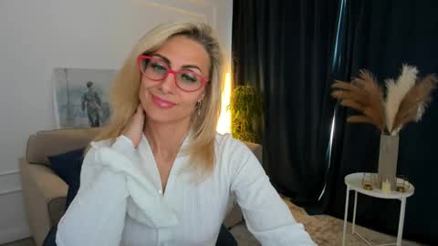 Diana online show from June 3, 2:33 pm