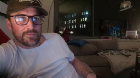 Perfectly Average online show from October 21, 2:05 am