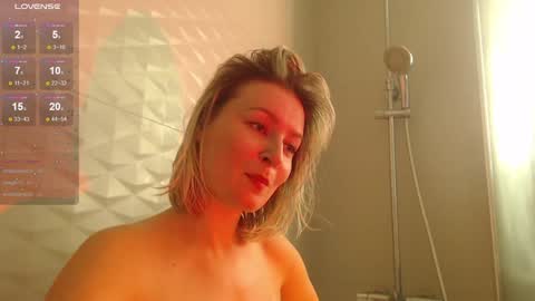 Hannah  welcome  online show from December 18, 7:30 pm