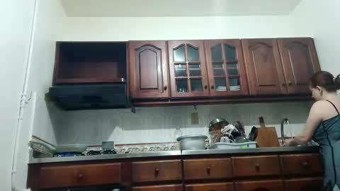     sara      i know you love me xoxox     online show from September 26, 11:35 pm