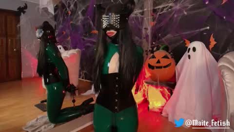 Maite online show from November 2, 2:06 pm