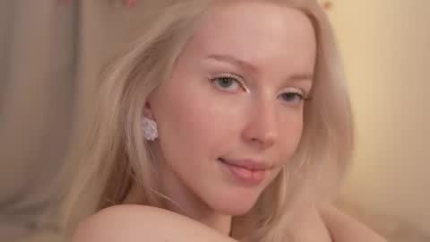 STELLA  Im here today online show from March 11, 6:19 pm