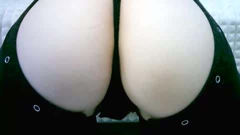 my_tightholes online show from December 3, 10:12 am