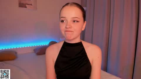 Snapshot of mya66maya chatting on December 17, 10:43 pm Maya online show from December 17, 10:43 pm