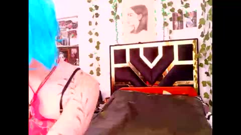 miagosling  NTMU  Dont forget follow me  online show from October 25, 6:19 pm