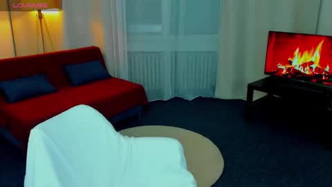 Ella online show from October 7, 11:45 pm