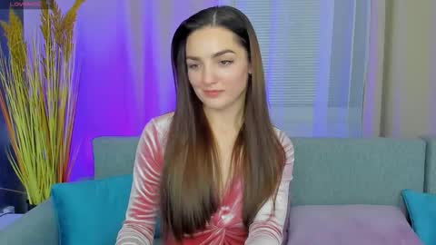 Ella online show from November 7, 3:09 am