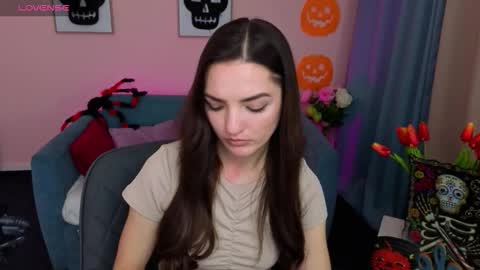 Ella online show from October 29, 12:12 am