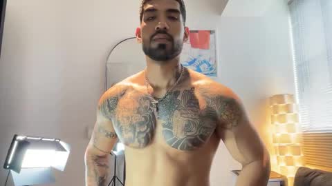 Myke esthetic online show from February 18, 8:30 pm