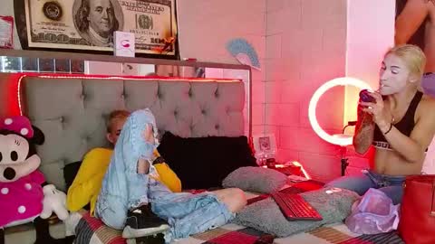 Mylu and Jack online show from December 7, 8:33 pm