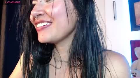 Snapshot of myomi_nix chatting on January 30, 8:54 am myomi online show from January 30, 8:54 am