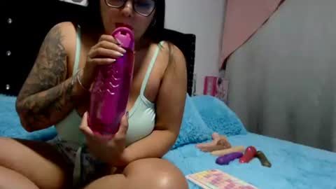 myranda  online show from March 4, 1:02 am