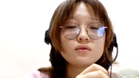Chloe online show from October 18, 5:17 pm