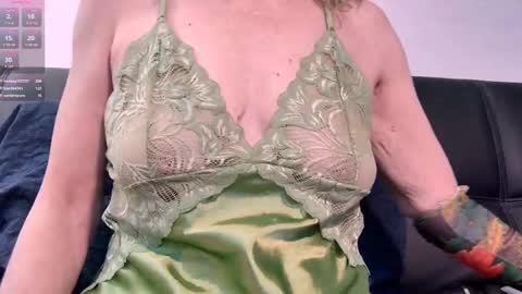 Snapshot of mystery_nymph_milf chatting on February 13, 4:39 pm Mystery Nymph Milf online show from February 13, 4:39 pm