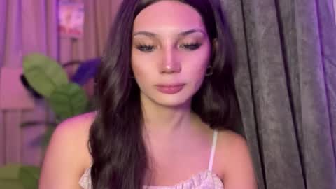 UR GIRL NEXTDOOR online show from April 15, 11:13 am