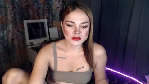 UR GIRL NEXTDOOR online show from January 12, 4:42 am