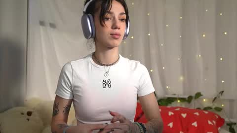 Snapshot of mystica_ chatting on September 20, 10:18 am MILLI online show from September 20, 10:18 am