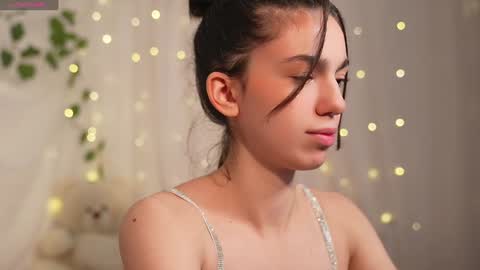 Snapshot of mystica_ chatting on December 28, 10:47 am MILLI online show from December 28, 10:47 am