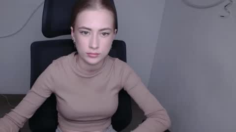Emelie online show from September 21, 11:14 am