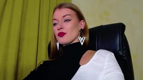 mysticvenus_ online show from November 24, 3:22 pm