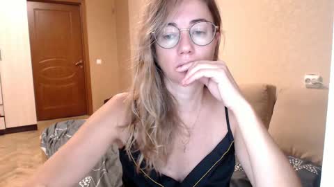 Maya online show from December 3, 3:26 am